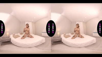 PORNBCN VR Mature Spaanske MILF masturbeart en sûget jo lul yn POV wylst se smoke en har skonken rukke