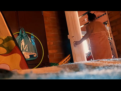 ❤️ Myn omke folget my yn 'e dûs, hy neukt my wylst ik dûs. ❌ Superseks op fy.gaypornforyou.ru ❌️❤