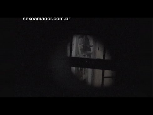 ❤️ Blondie wurdt yn it geheim op fideo opnommen troch in buertvoyeur ferburgen efter holle bakstiennen ❌ Superseks op fy.gaypornforyou.ru ❌️❤